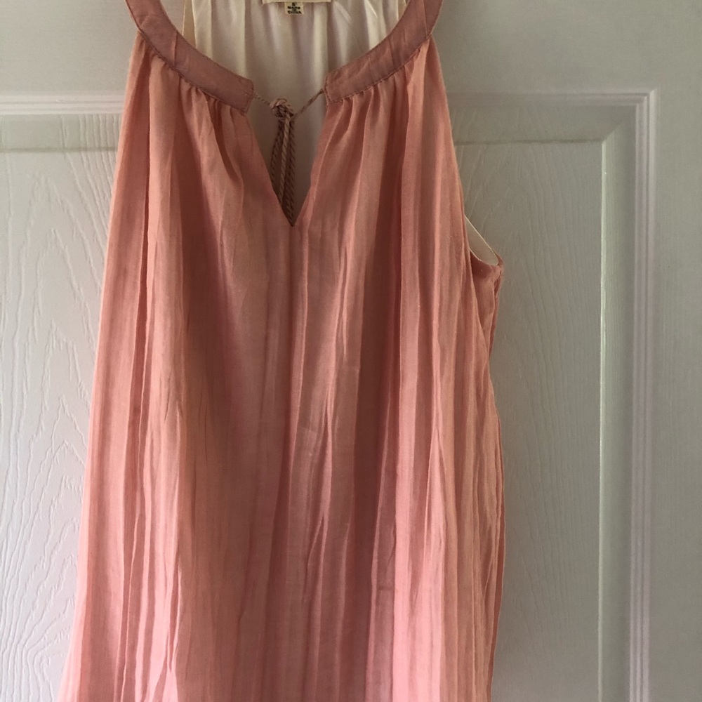 Sleeveless blouse